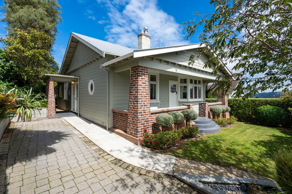 106 Signal Hill Road, Opoho, Dunedin - Carousel 1