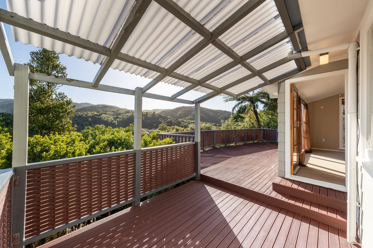 57 Major Drive, Kelson, Lower Hutt - Carousel 2
