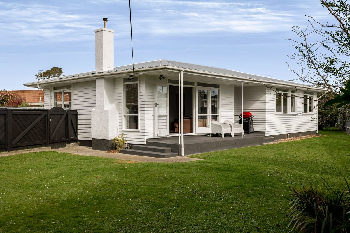 98 Maxwells Line, Awapuni, Palmerston North - Carousel 1