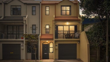 31 Ballantrae Place, Thorndon, Wellington - Carousel 1