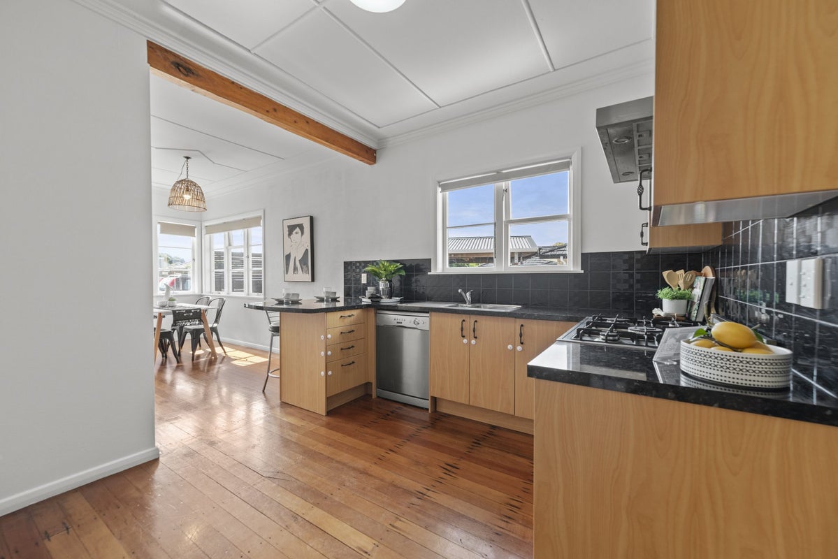 327 Botanical Road, West End, Palmerston North - Carousel 2