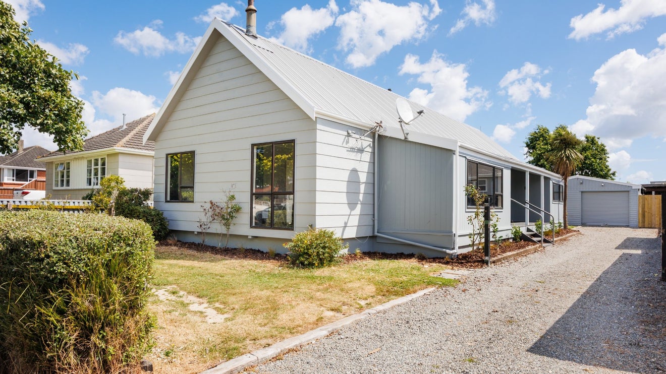 4 Ngarimu Street, Roslyn, Palmerston North - Carousel 1