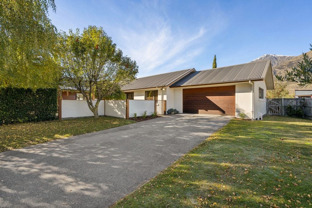 20 Sylvan Street, Lake Hayes, Queenstown - Carousel 2