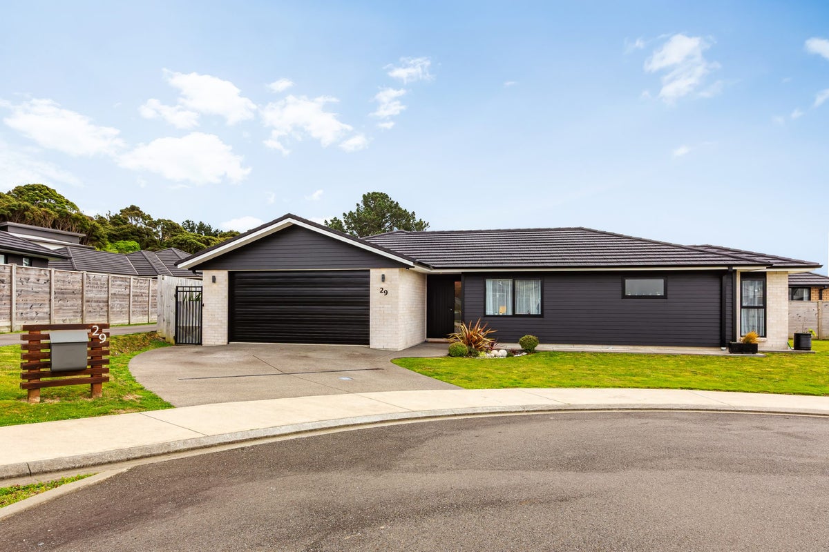 29 Topsail Way, Whitby, Porirua - Carousel 1