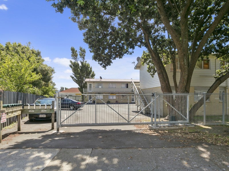 6/121 Bell RD, GRACEFIELD, LOWER HUTT - Carousel 2