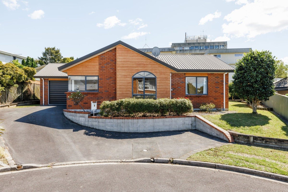 4 Dunsford Mews, Hamilton Central, Hamilton - Carousel 1