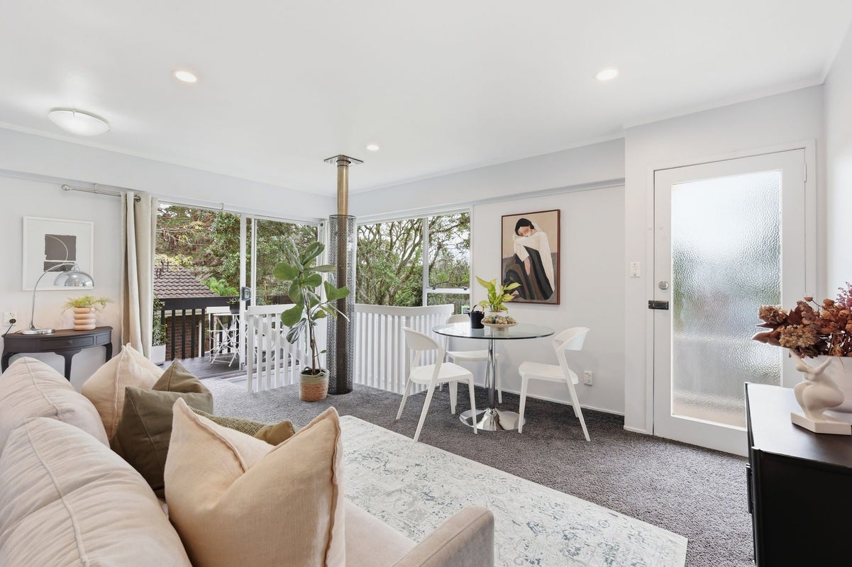 2/12 Mahuta Grove, Northcote, Auckland - Carousel 1