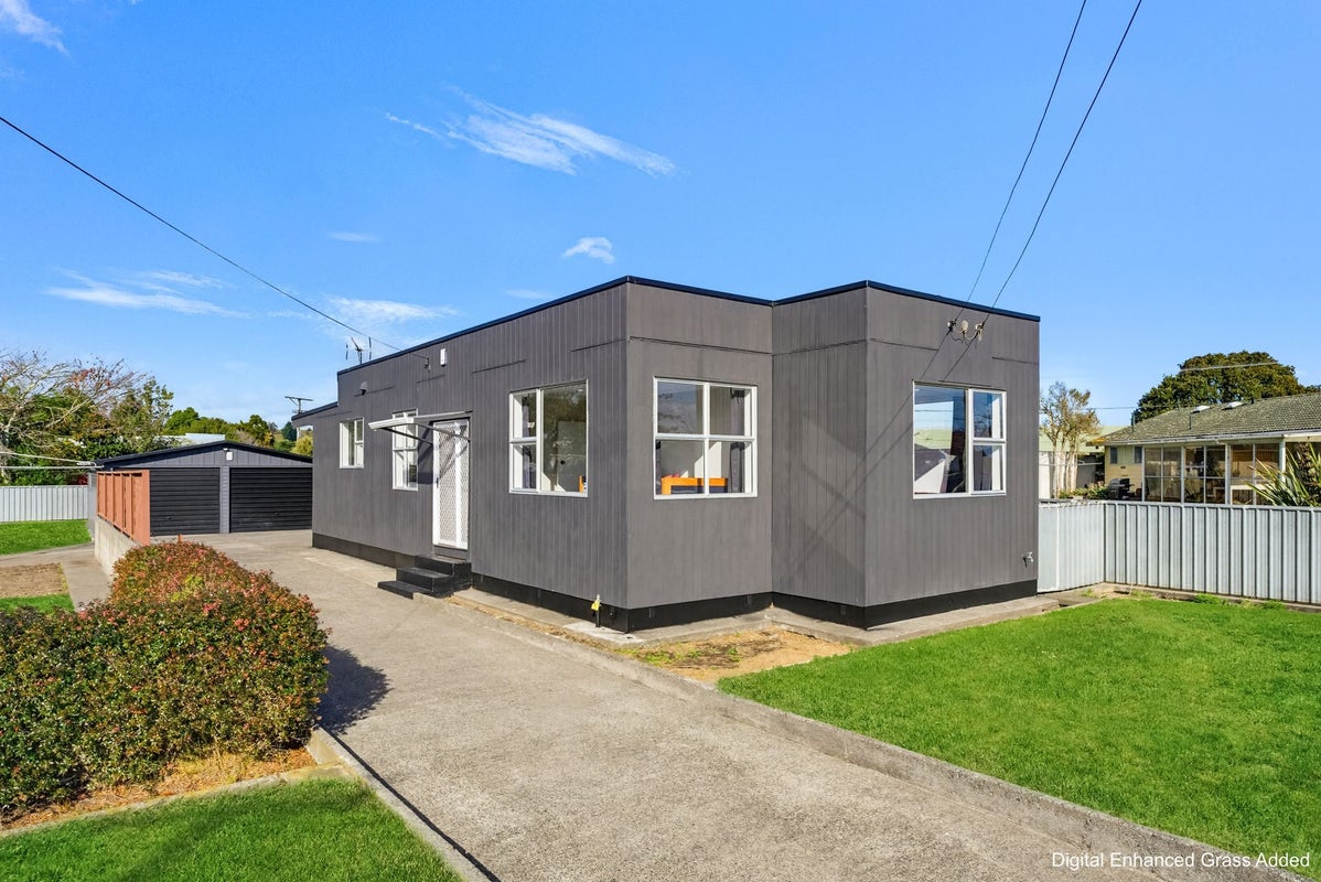 12 Falkland Street, Whanganui East, Whanganui - Carousel 1