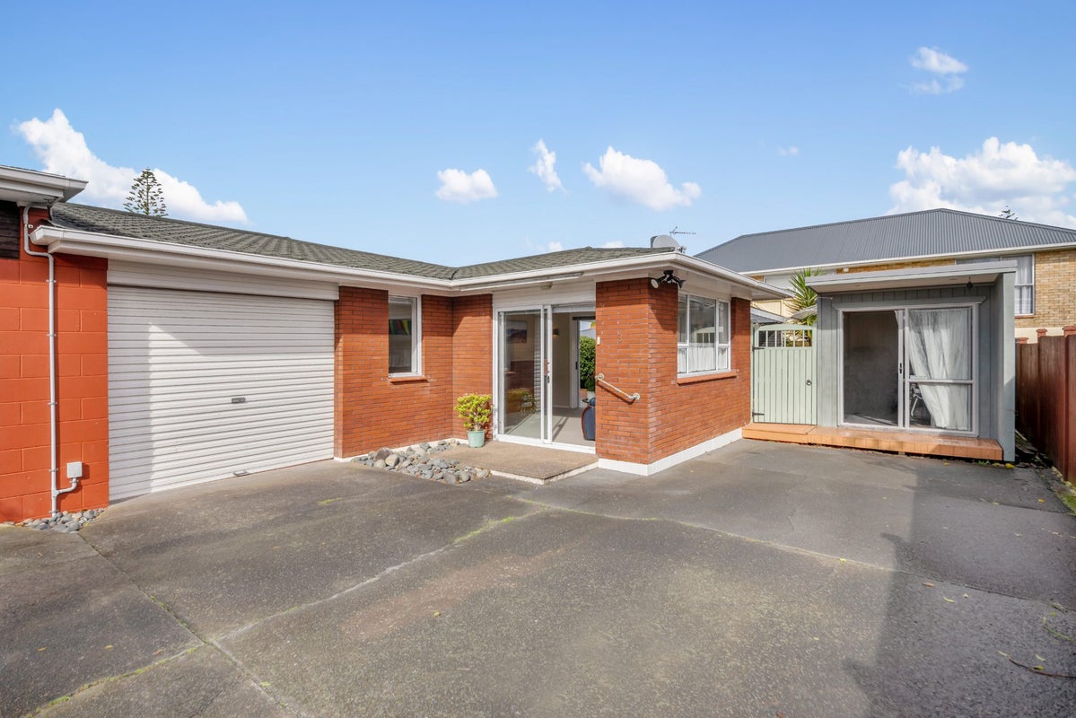 3/207 Mount Albert Road, Sandringham, Auckland - Carousel 2