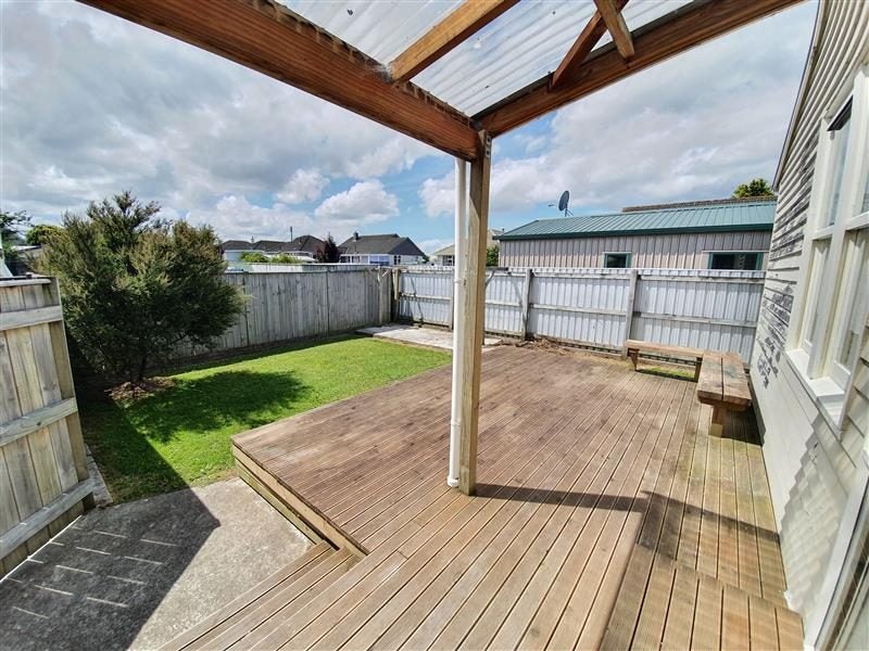11 Forth Terrace, Roslyn, Palmerston North - Carousel 2