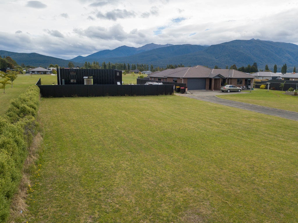 7 Acheron Way, Te Anau, Te Anau - Carousel 2