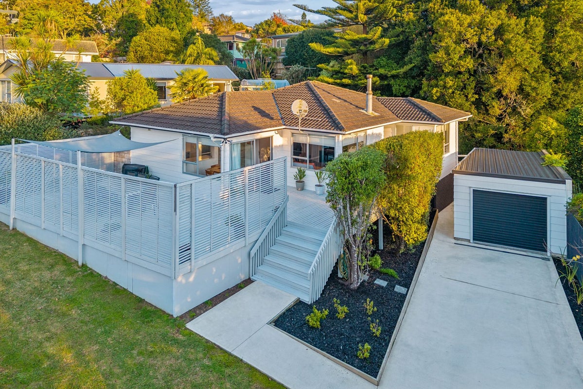 7 Osman Street, Glen Eden, Auckland - Carousel 1