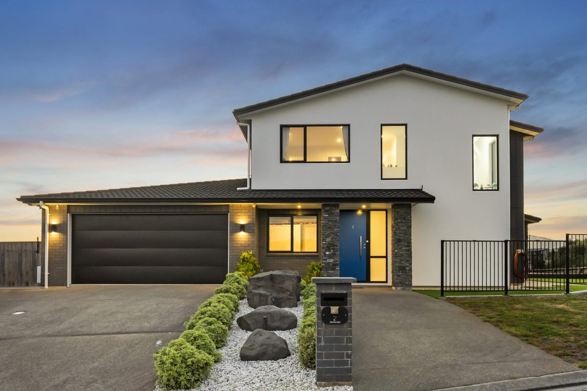 2 Opaoa Way, Aotea, Porirua - Carousel 1