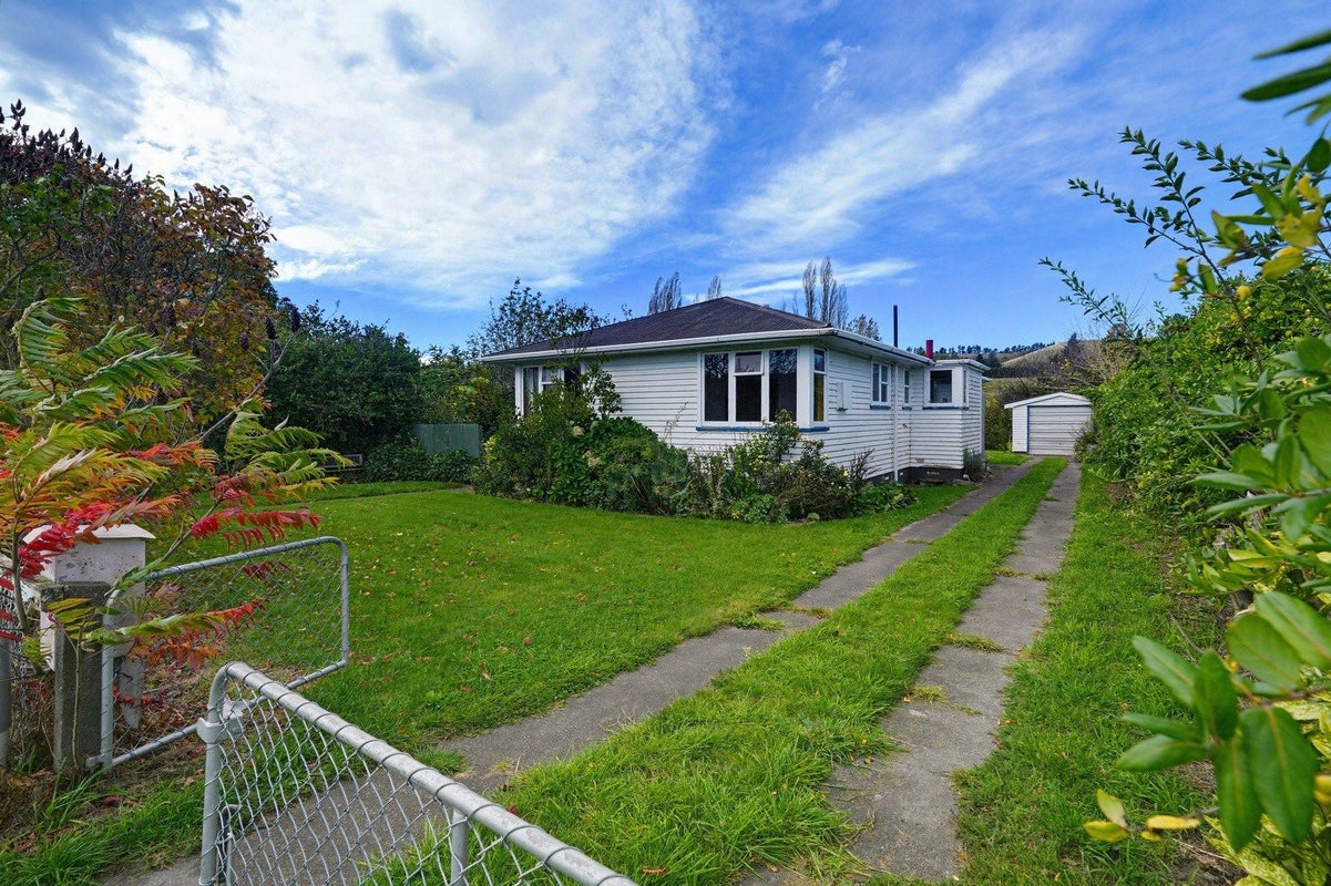 24 Hawkswood Street, Waiau, Waiau - Carousel 1