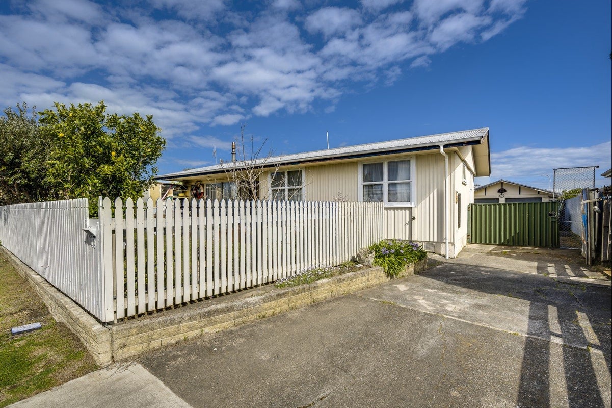 49 Peterhead Avenue, Flaxmere, Hastings - Carousel 1