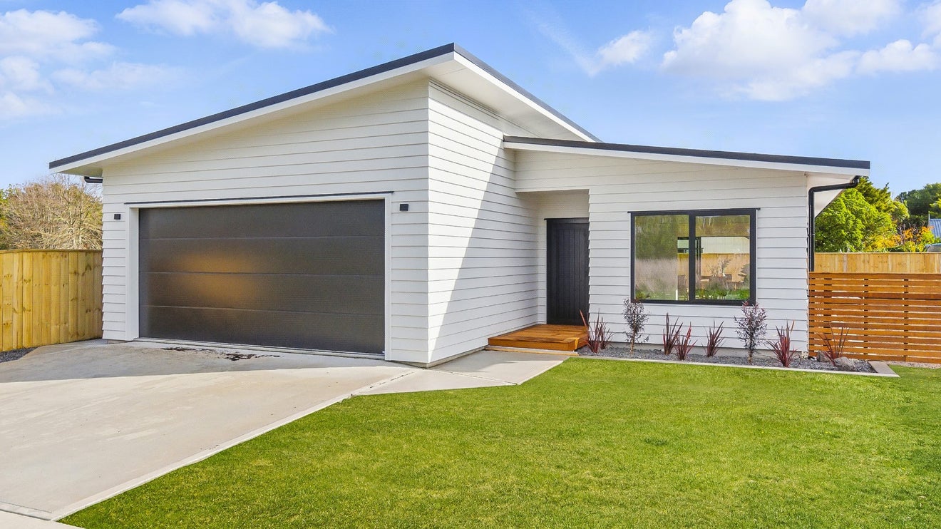 16 Te Awahohonu Lane, Otaki, Otaki - Carousel 1