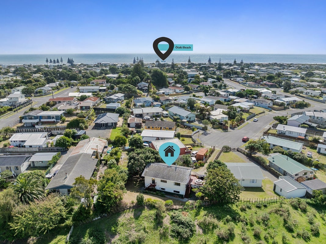 19 Colenso Place, Otaki Beach, Otaki - Carousel 1