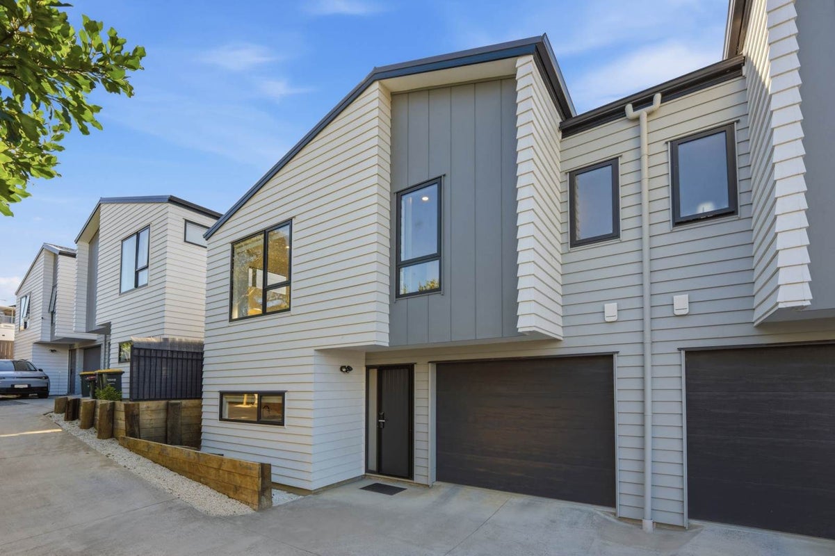 15B Ellen Avenue, Hillcrest, Auckland - Carousel 1