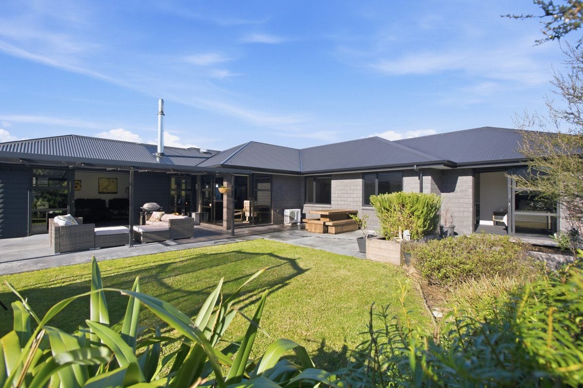 40 Cyrus Street, Whalers Gate, New Plymouth - Carousel 2