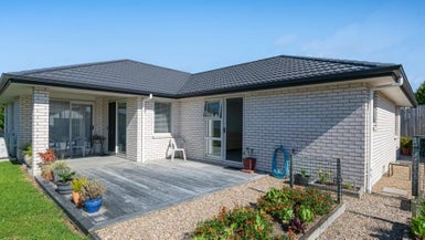 24 Minerva Avenue, Helensville, Helensville - Carousel 1
