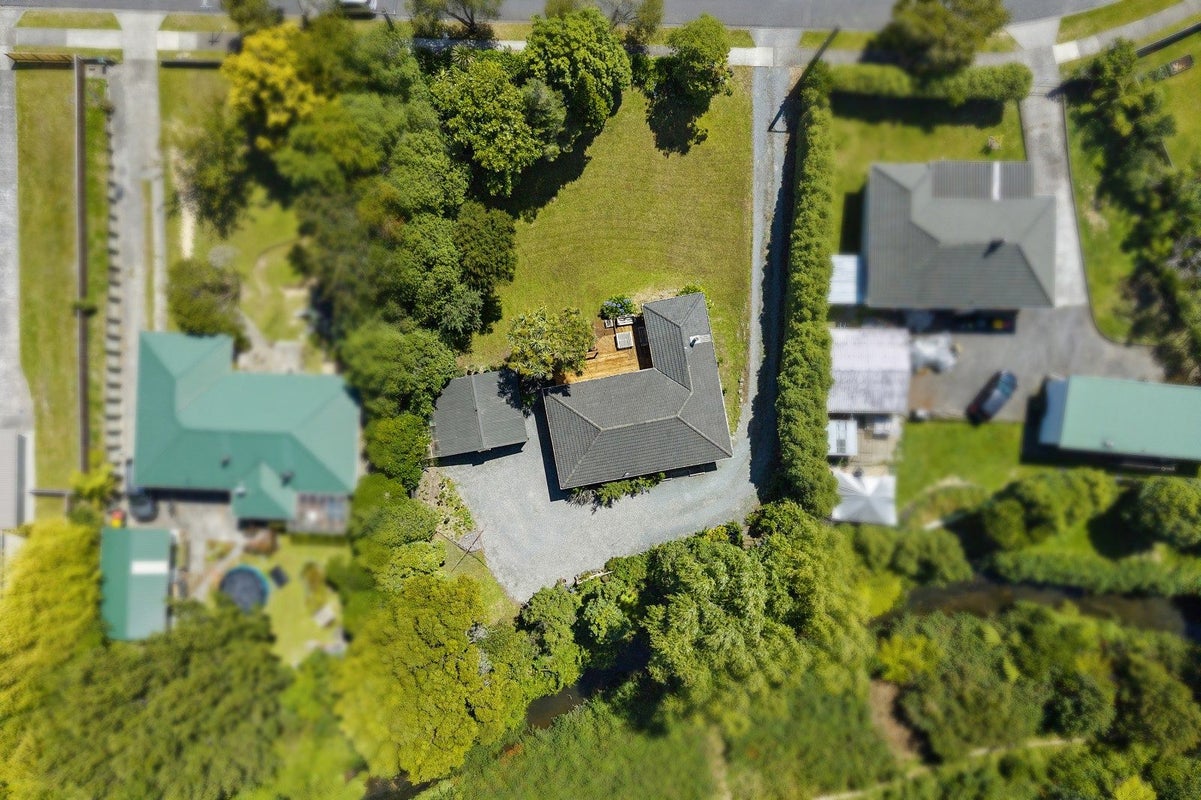 31 Stanley Street, Wainuiomata, Lower Hutt - Carousel 1