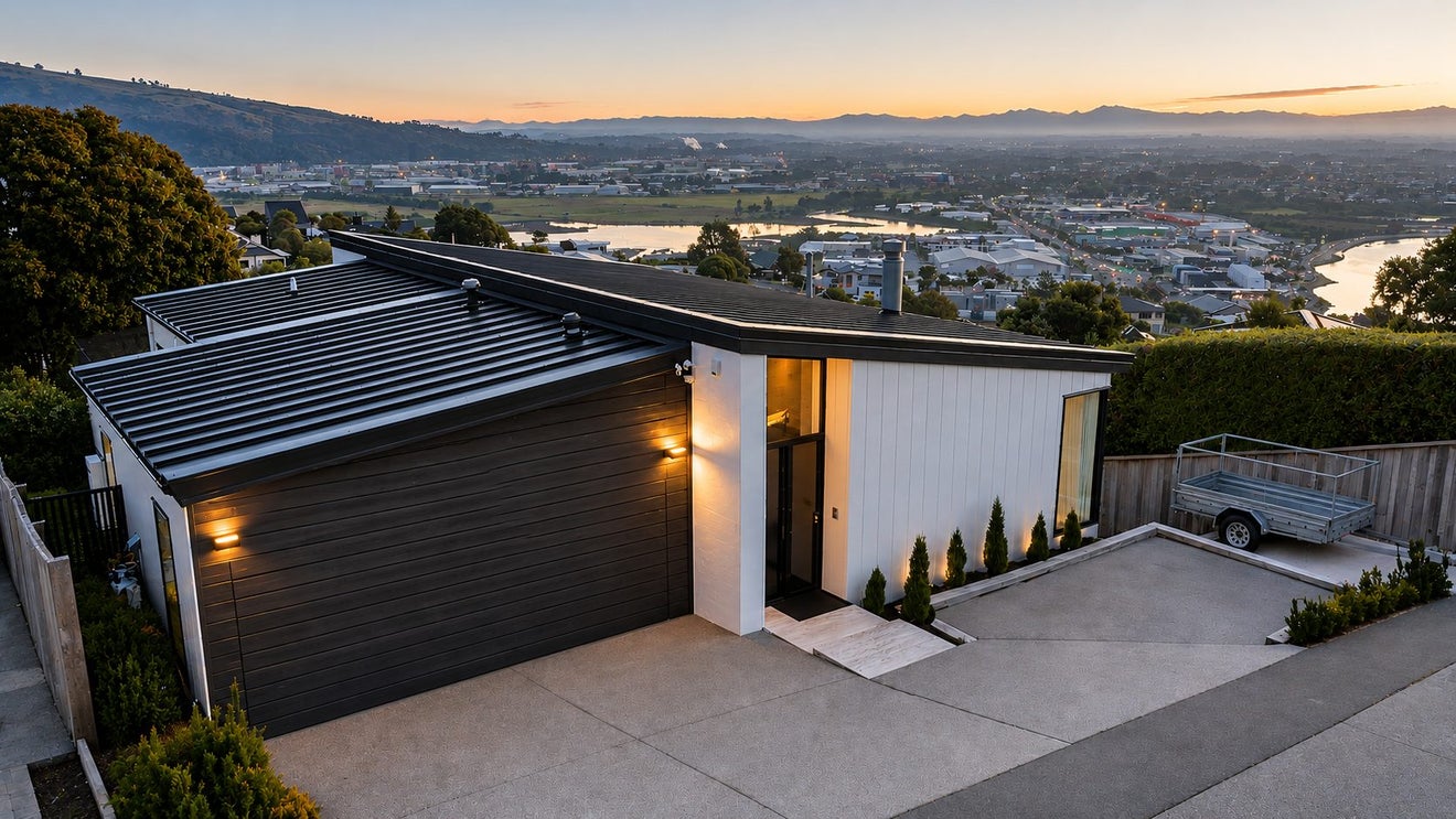 287 Cannon Hill Crescent, Mount Pleasant, Christchurch - Carousel 1