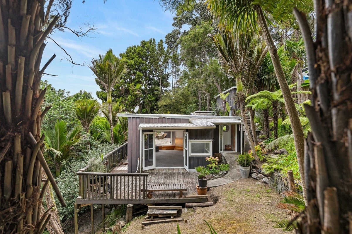 2A Opou Road, Titirangi, Auckland - Carousel 1