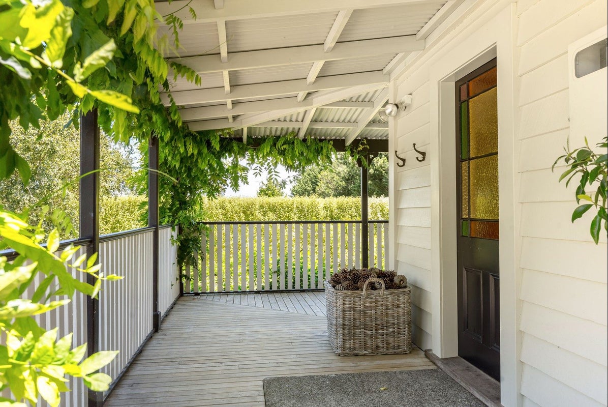 842 State Highway 2, Opaki, MASTERTON - Carousel 2