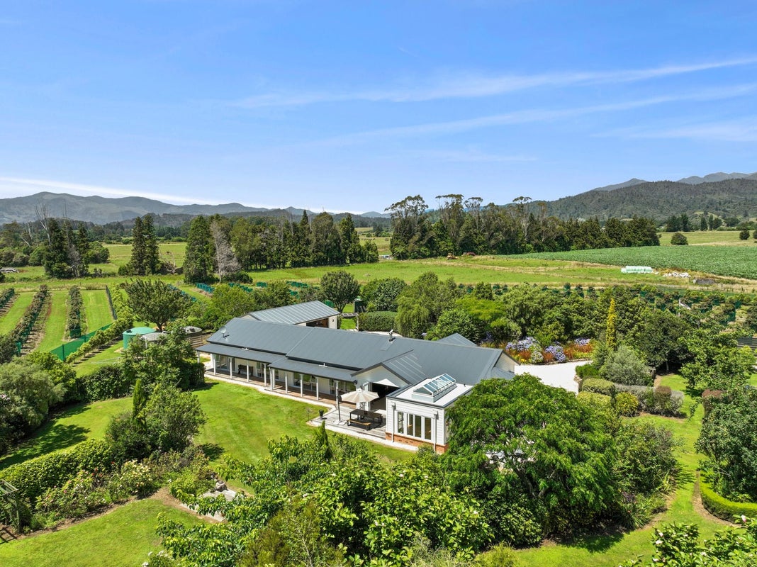120 Patons Rock Road, Patons Rock - Carousel 1