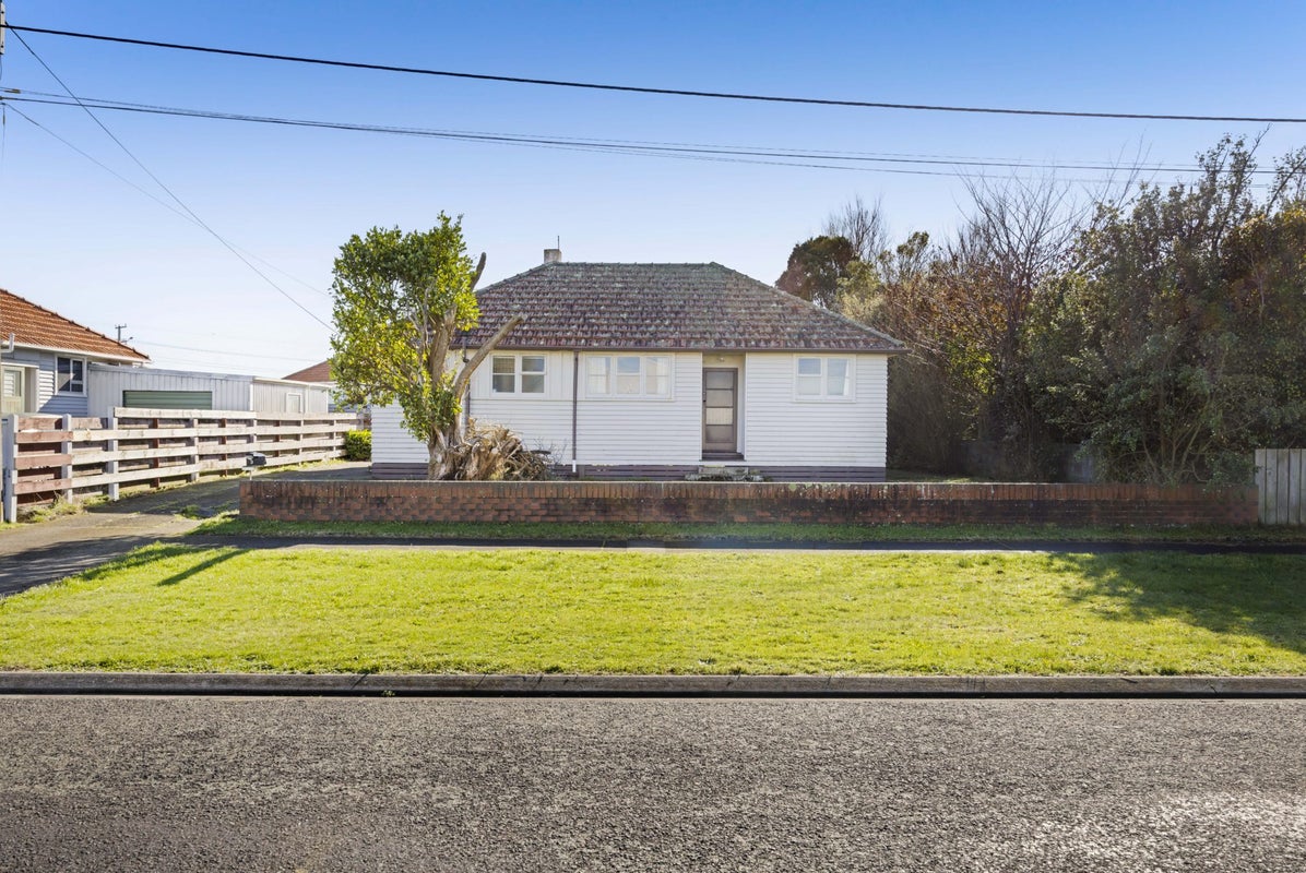 3 Dixon Avenue, Hawera - Carousel 1
