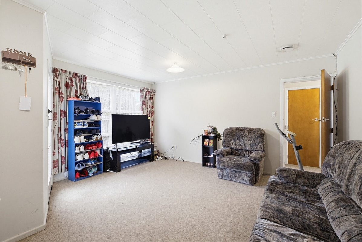 42B Black Rock Road, Newlands, Wellington - Carousel 2