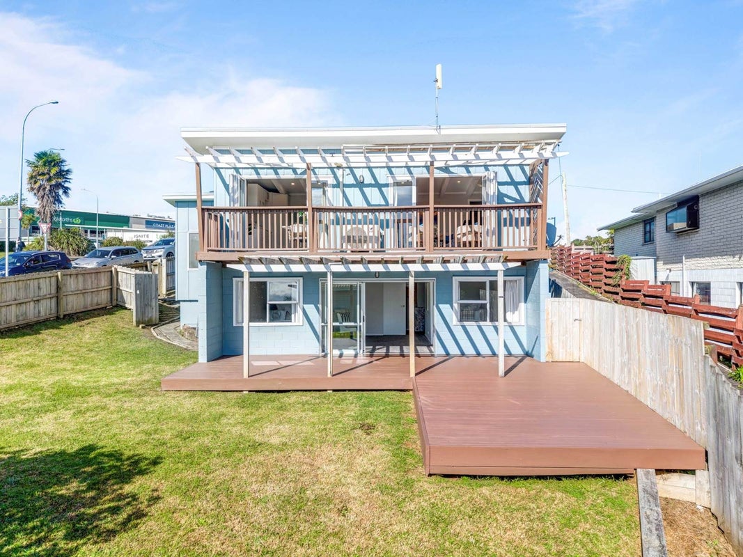 686A Whangaparaoa Road, Stanmore Bay, Whangaparaoa - Carousel 1
