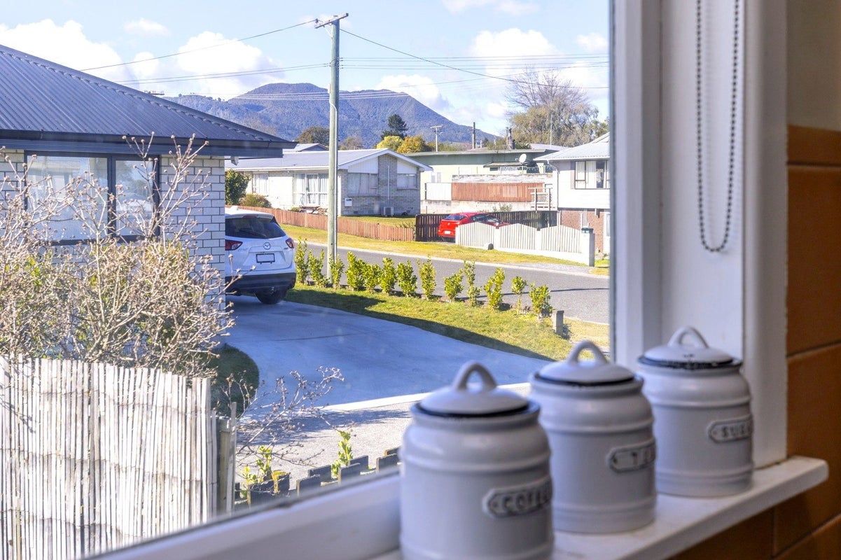 18 Waitahanui Avenue, Taupo, Taupo - Carousel 2