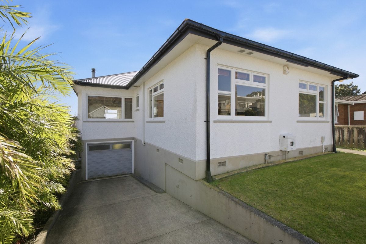 53 Gilbert Street, New Plymouth, New Plymouth - Carousel 2