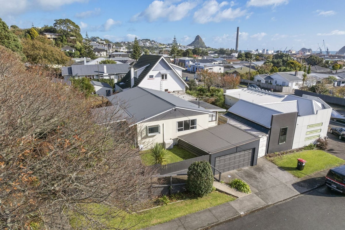 14 Rainsford Street, Moturoa, New Plymouth - Carousel 1
