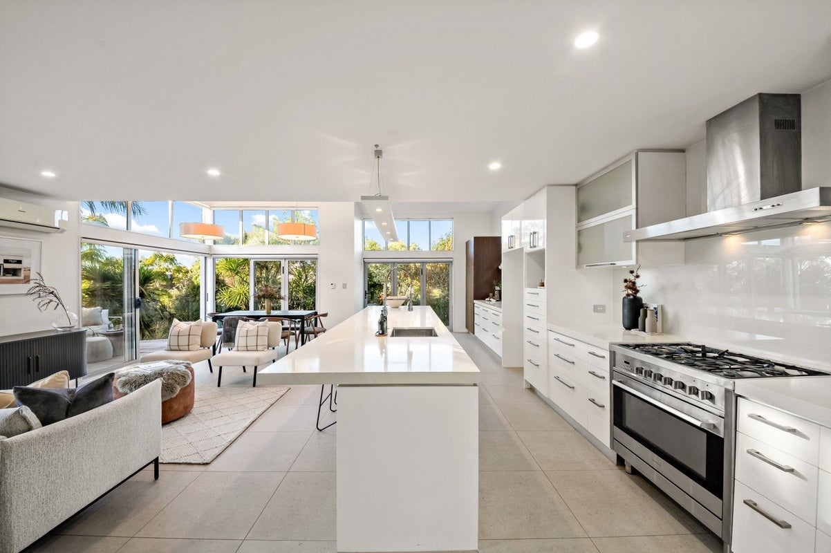 61A Kurahaupo Street, Orakei, Auckland - Carousel 1