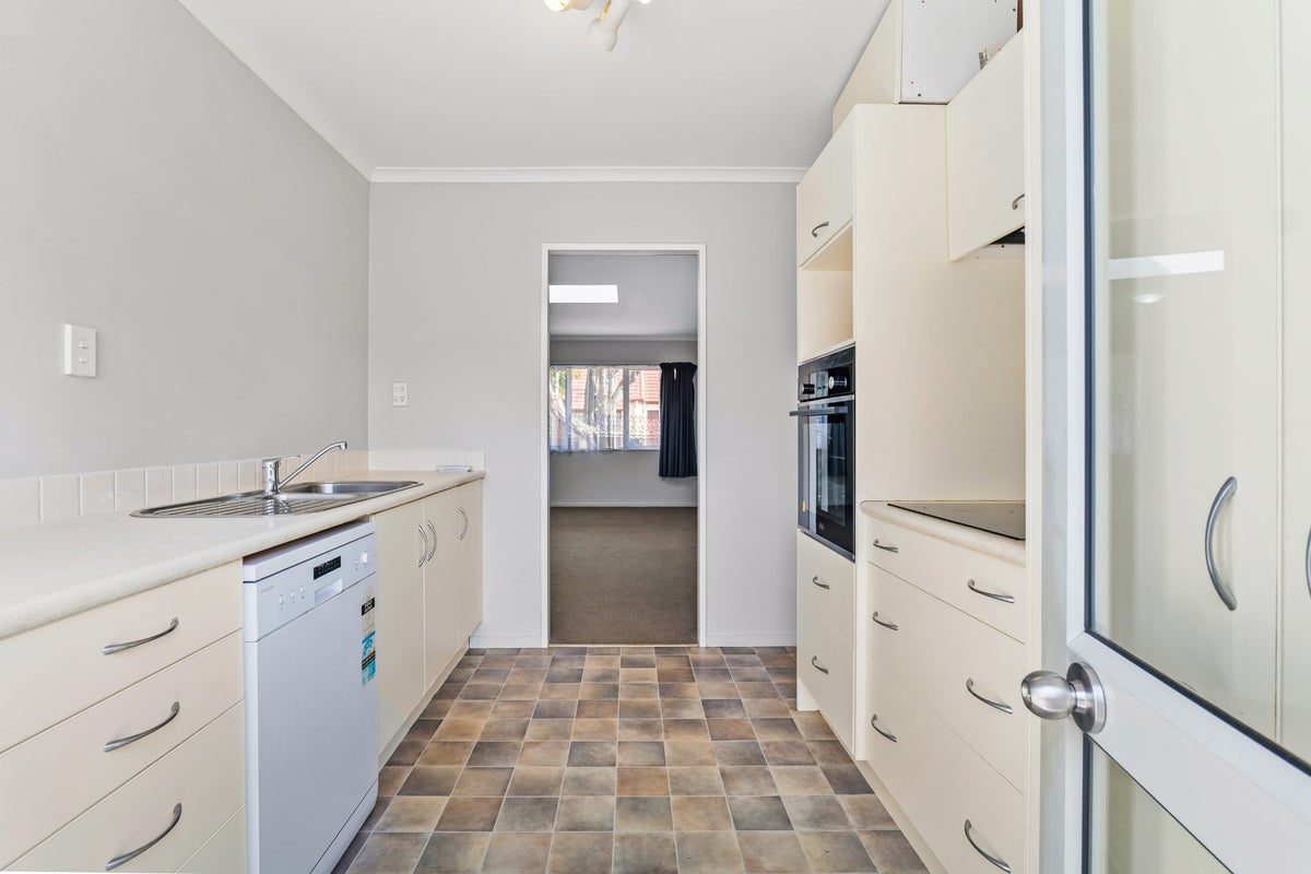 1 Dunbarton Drive, Ranui, Auckland - Carousel 2