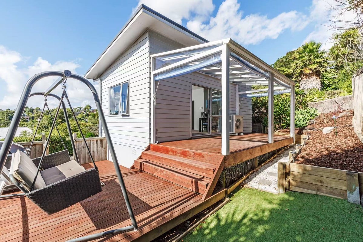 8A Foley Place, Torbay, Auckland - Carousel 2