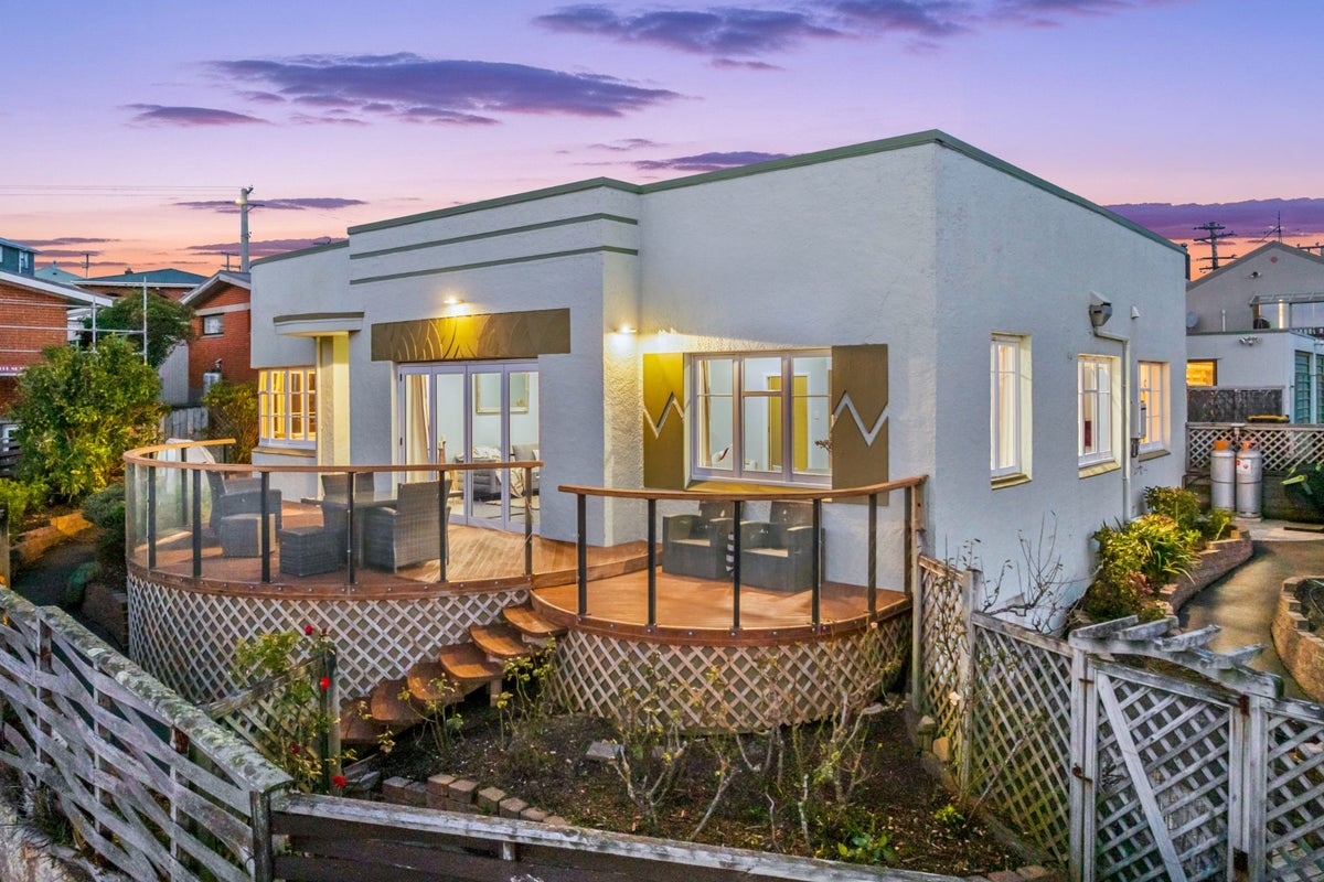 44 Minto Street, Andersons Bay, Dunedin - Carousel 2