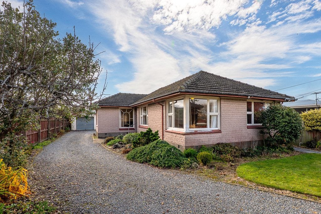 21 Sturrocks Road, Redwood, Christchurch - Carousel 1