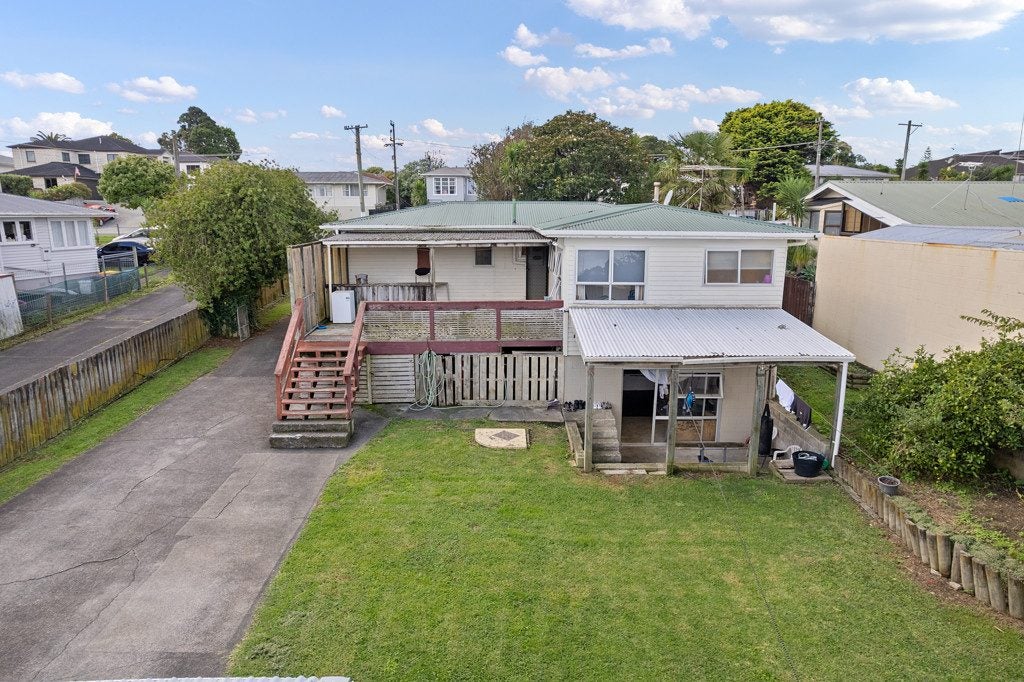 16 Puriri Road, Manurewa, Auckland - Carousel 1