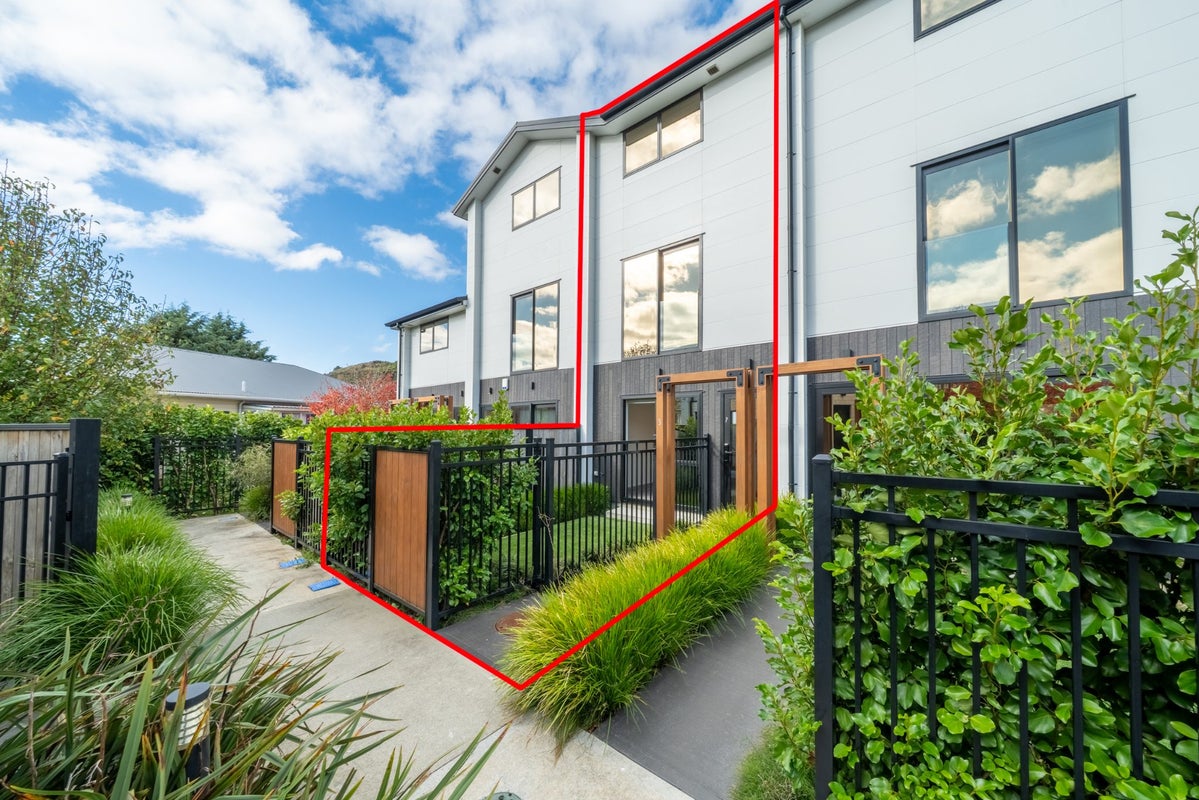 7/3 Johnston Grove, Taita, Lower Hutt, Wellington - Carousel 1