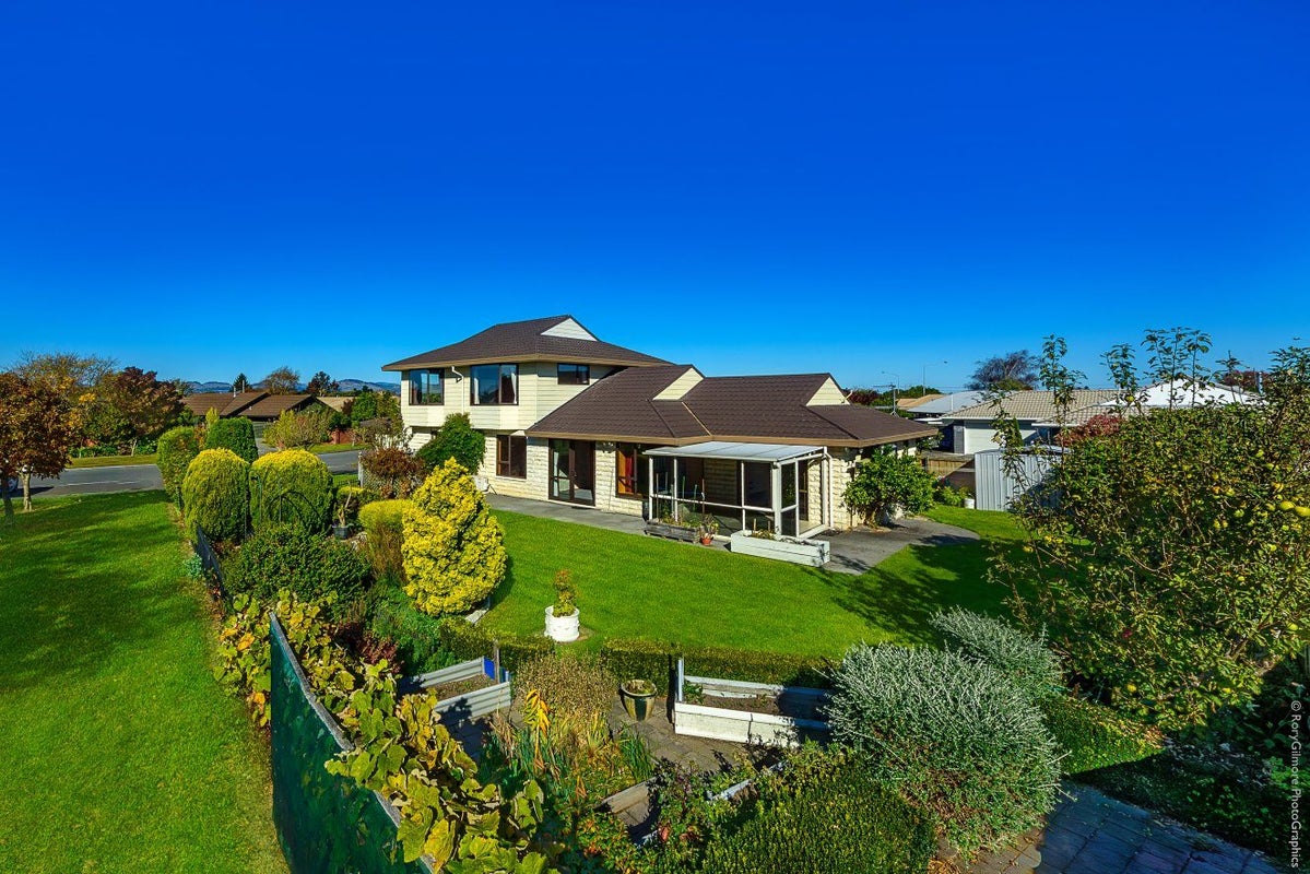 32 Ben Nevis Drive, Broomfield, Christchurch - Carousel 2