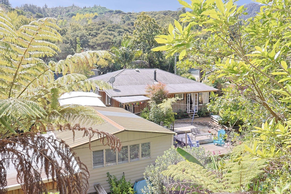 22 Pohue Creek Road, Waiomu, Thames - Carousel 1
