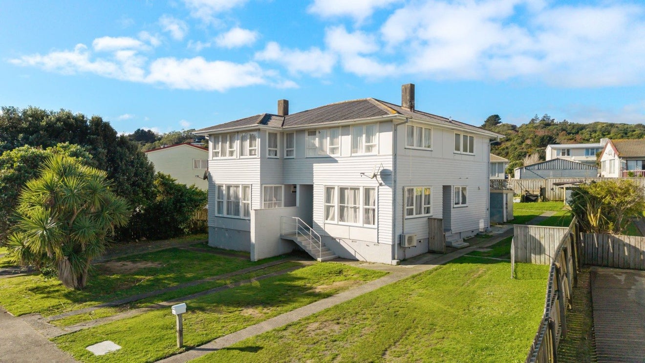70 Waihemo Street, Waitangirua, Porirua - Carousel 1