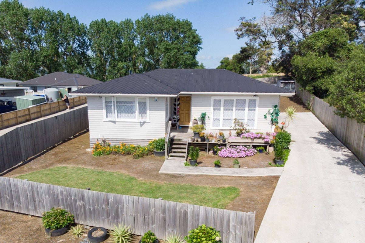 2 Rata Street, Kerepehi, Waikato - Carousel 1