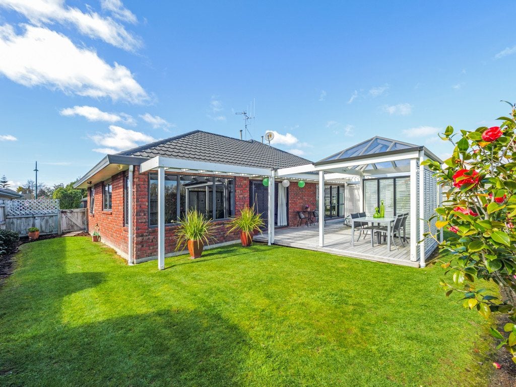 5 Rothesay Place, Highbury, Palmerston North - Carousel 2