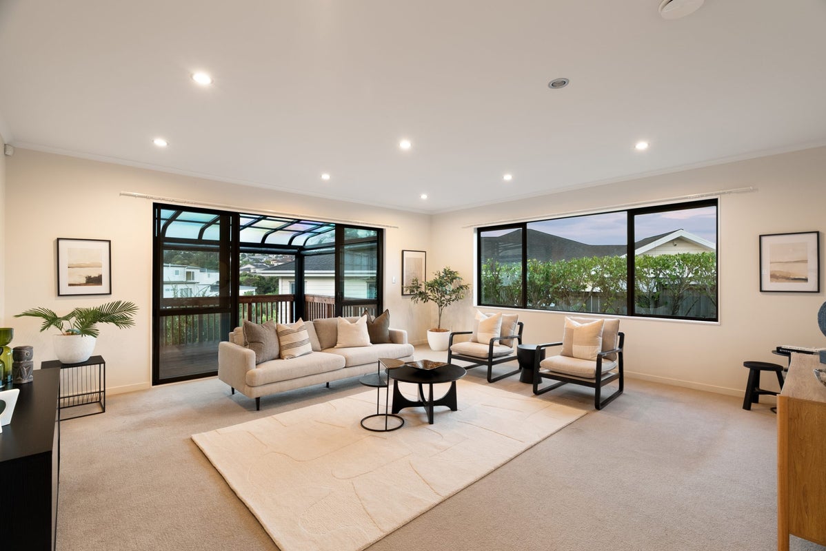 43 Hornbill Drive, Fairview Heights, Auckland - Carousel 2