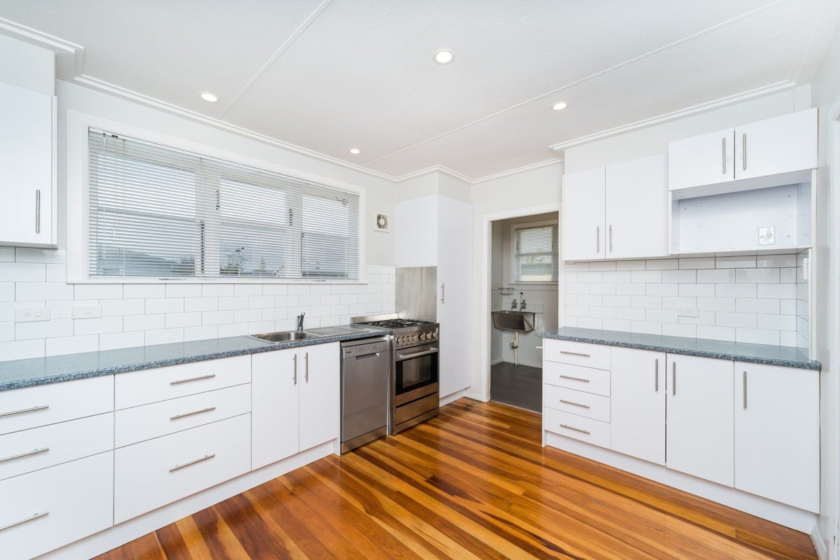 24 Wilson Crescent, Highbury, Palmerston North - Carousel 2