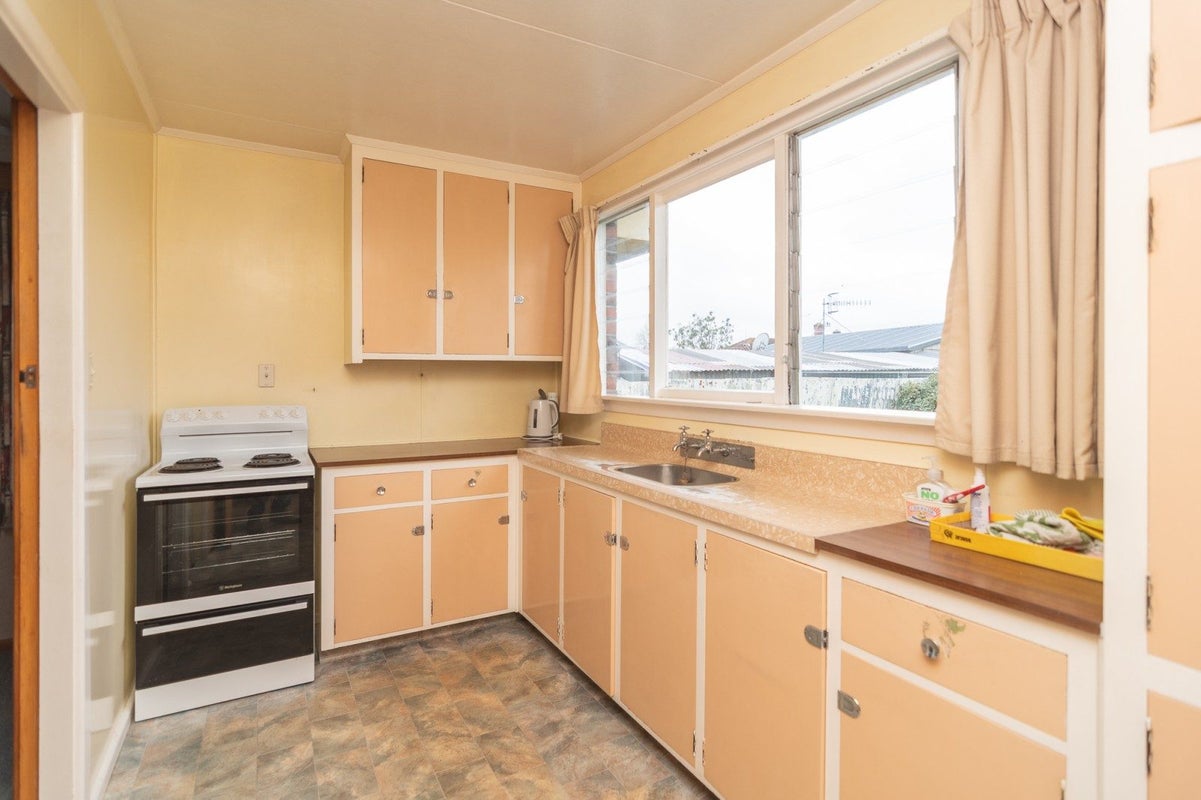 18 Whitcombe Street, Temuka - Carousel 2